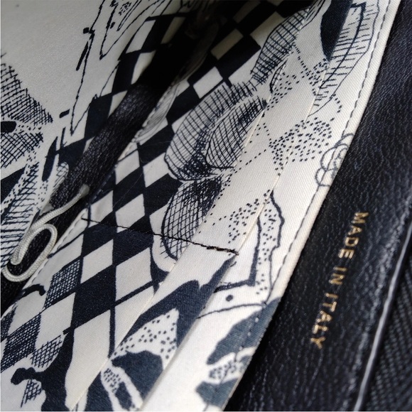 Chanel Black Leather Zip Wallet with Gold Accents - Picture 7 of 10